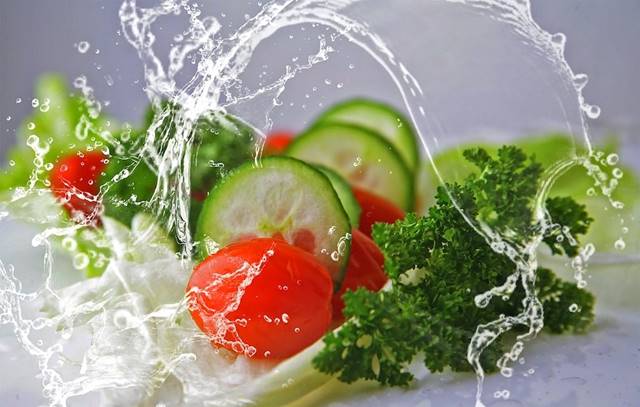 4 Pilihan Buah & sayur yang Segar Plus Super Sehat untuk Siang Hari