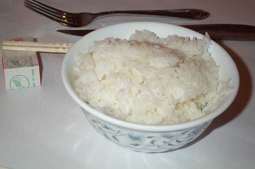 Penderita Kolesterol Tinggi Tak Boleh Makan Nasi Putih?
