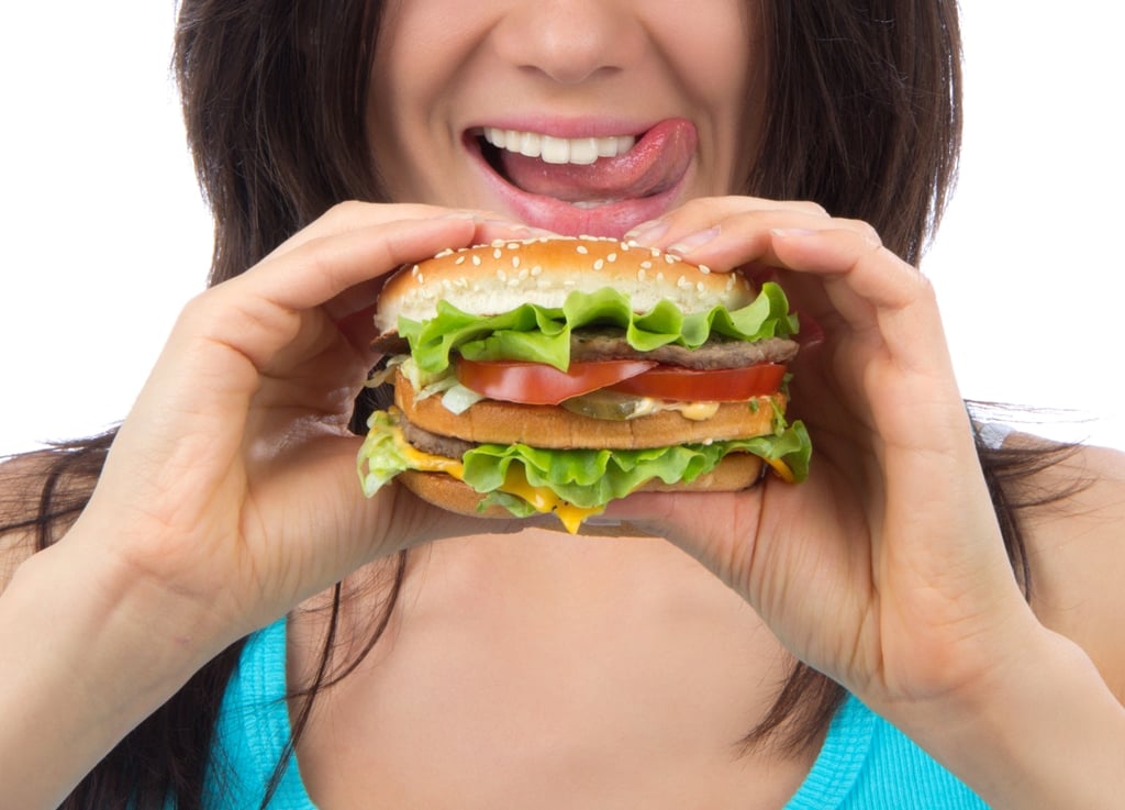 Tips Berat Badan Tetap Terkontrol Saat Mengonsumsi Makanan Cepat Saji