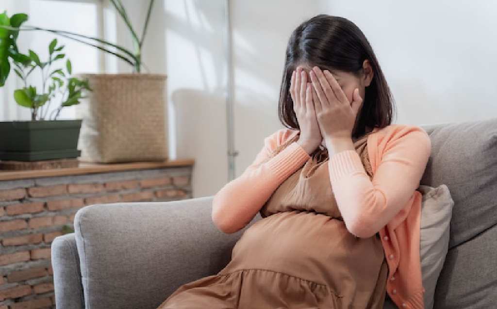8 Dampak Pada Janin Saat Ibu Hamil Menangis
