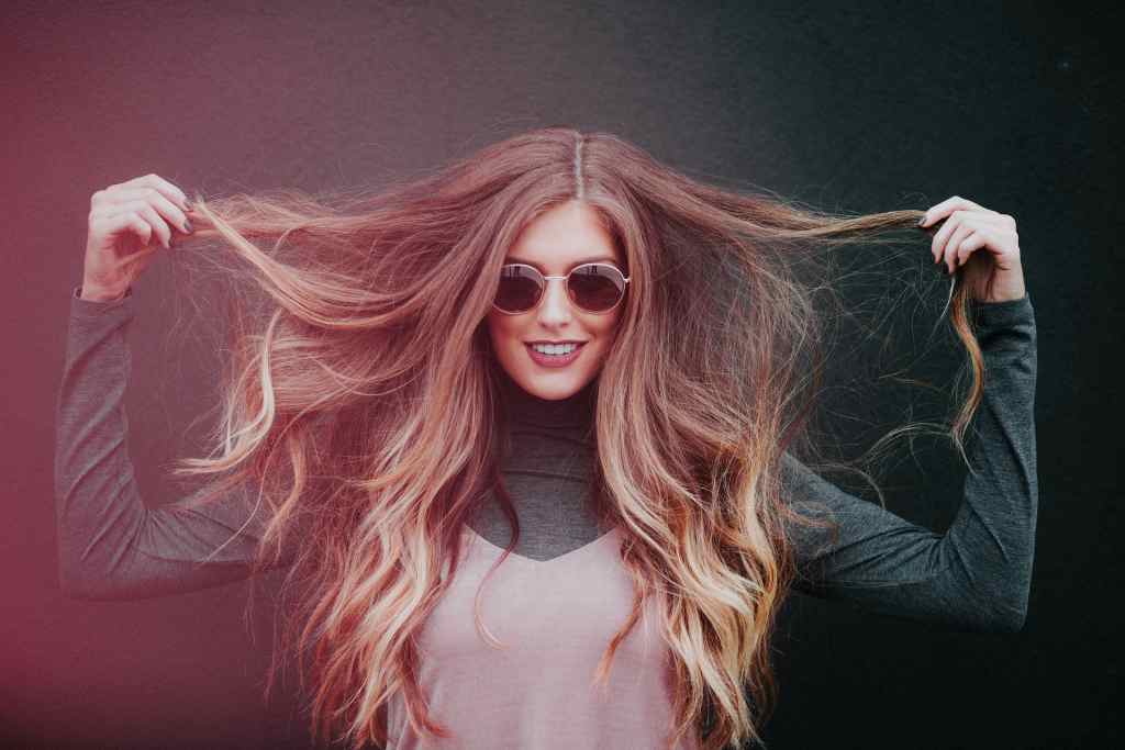 6 Cara Mengatasi Rambut Mengembang Seperti Rambut Singa