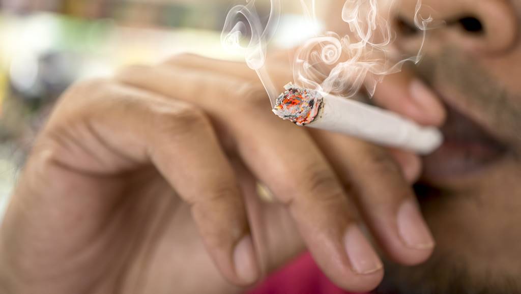 Ini yang Terjadi Jika Penderita Asam Urat Merokok