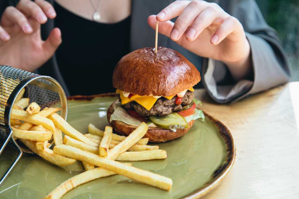 Bahaya Makan Junk Food untuk Penderita Diabetes, Cek Efeknya di Sini