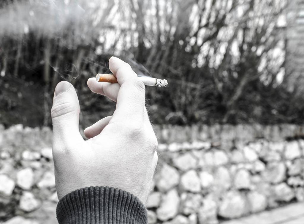 7 Dampak Rokok bagi Saluran Pencernaan