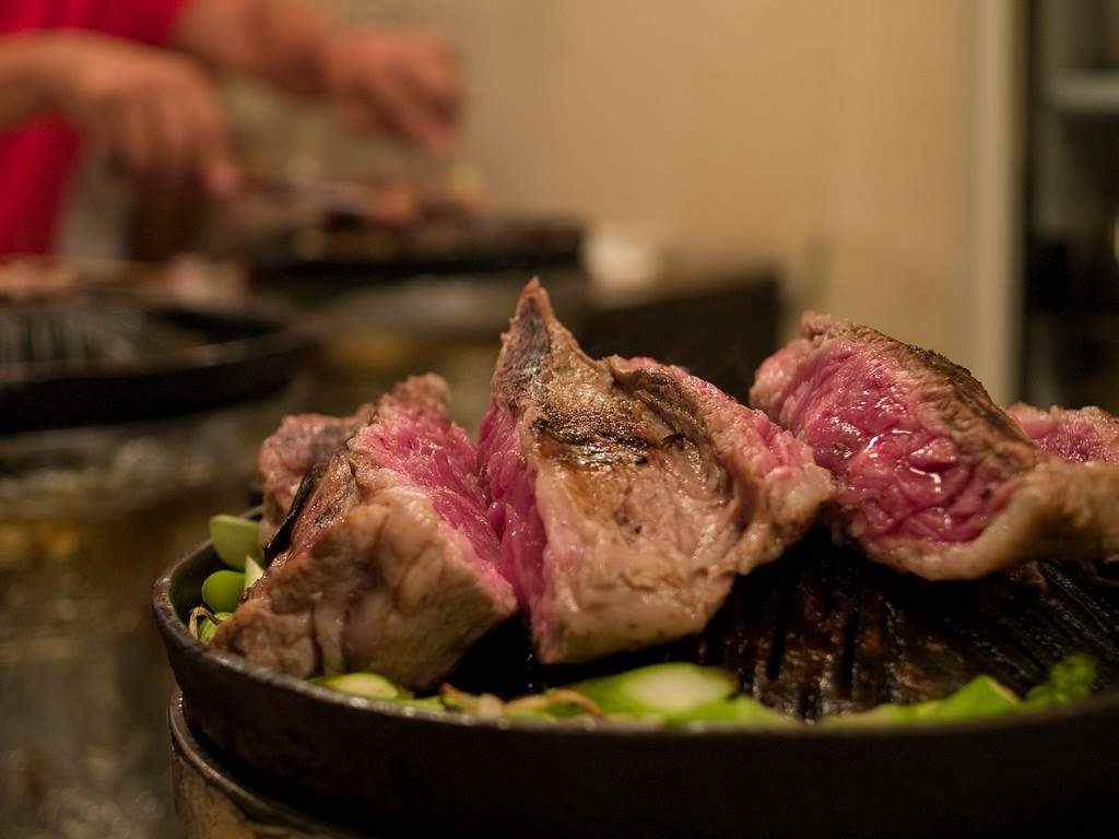 Daging yang Dimasak Matang Bisa Picu Hipertensi?