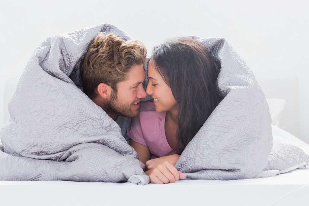 10 Tips Hubungan Seksual yang Sehat untuk Diterapkan Bersama Pasangan
