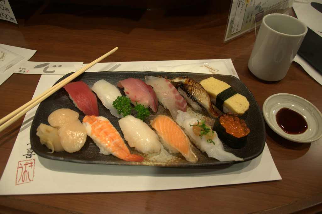 5 Bahaya Makan Sushi Berlebihan