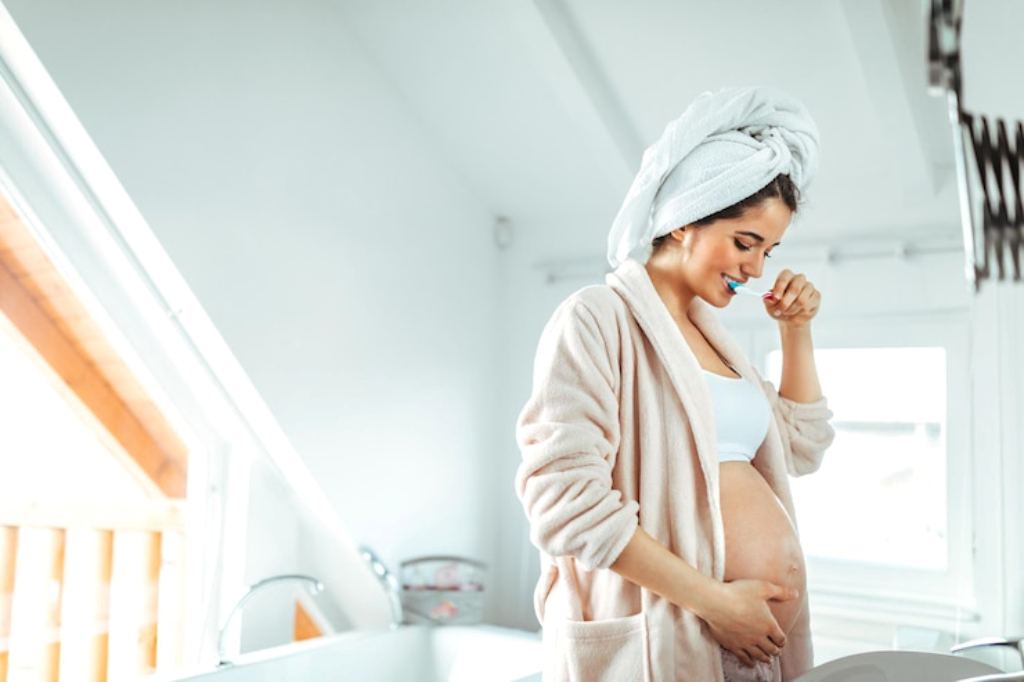 Aturan Mandi untuk Ibu Hamil Sesuai Trimester Kehamilan