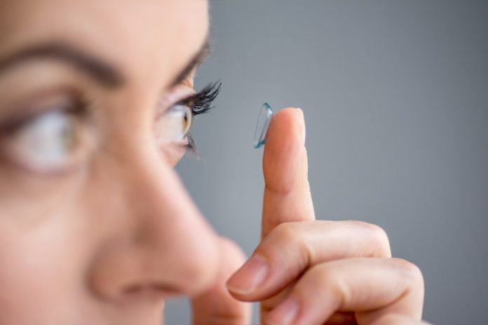 bahaya-softlens-doktersehat