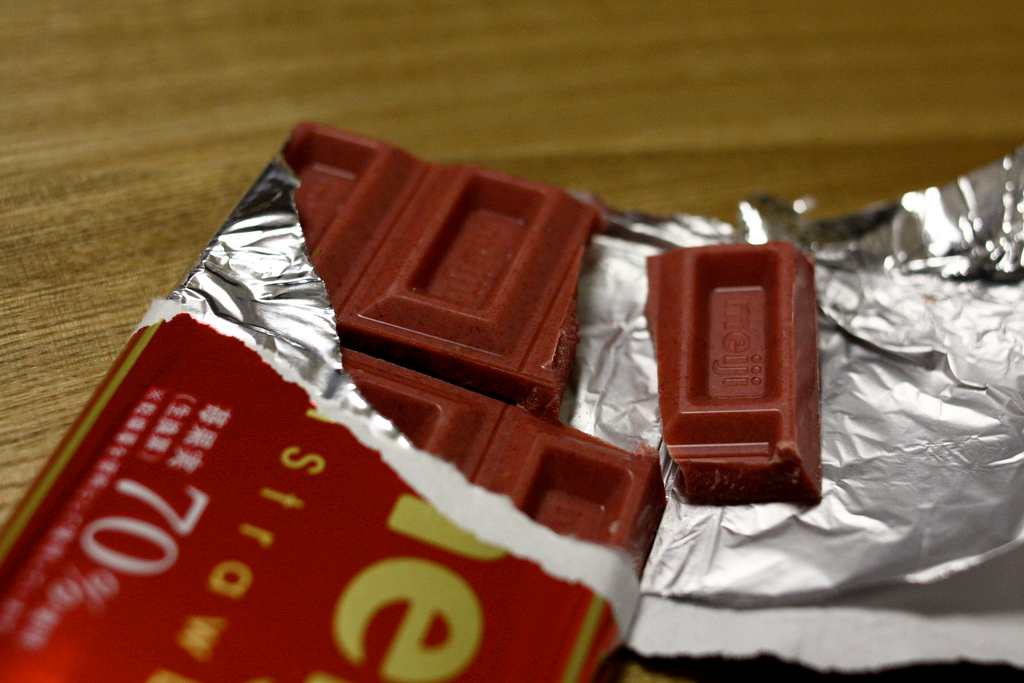 Punya Masalah Lambung Nggak Boleh Makan Cokelat?