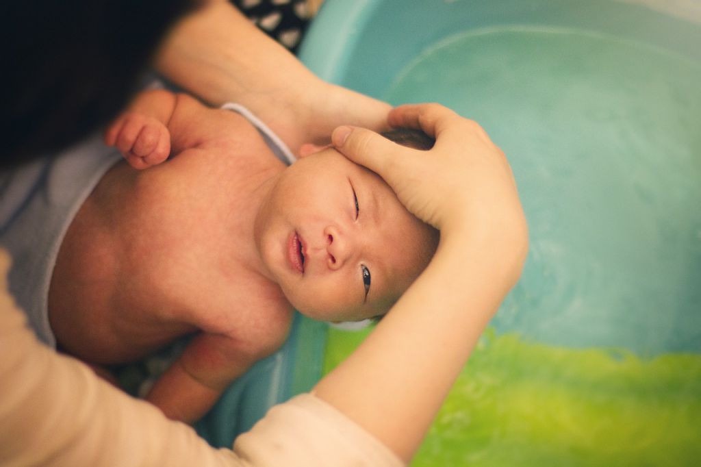 Bukan Cuma Tren, 10 Manfaat Baby Spa untuk Bayi, Bisa Meningkatkan Kecerdasan?