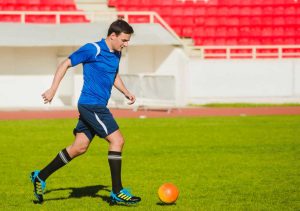 6 Teknik Dasar Sepak Bola untuk Latih Kelincahan