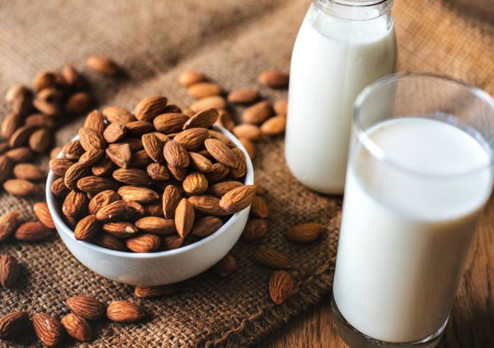makanan-dan-minuman-sebelum-tidur-doktersehat