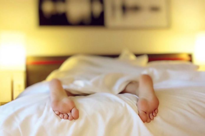 sering-kentut-saat-tidur-doktersehat