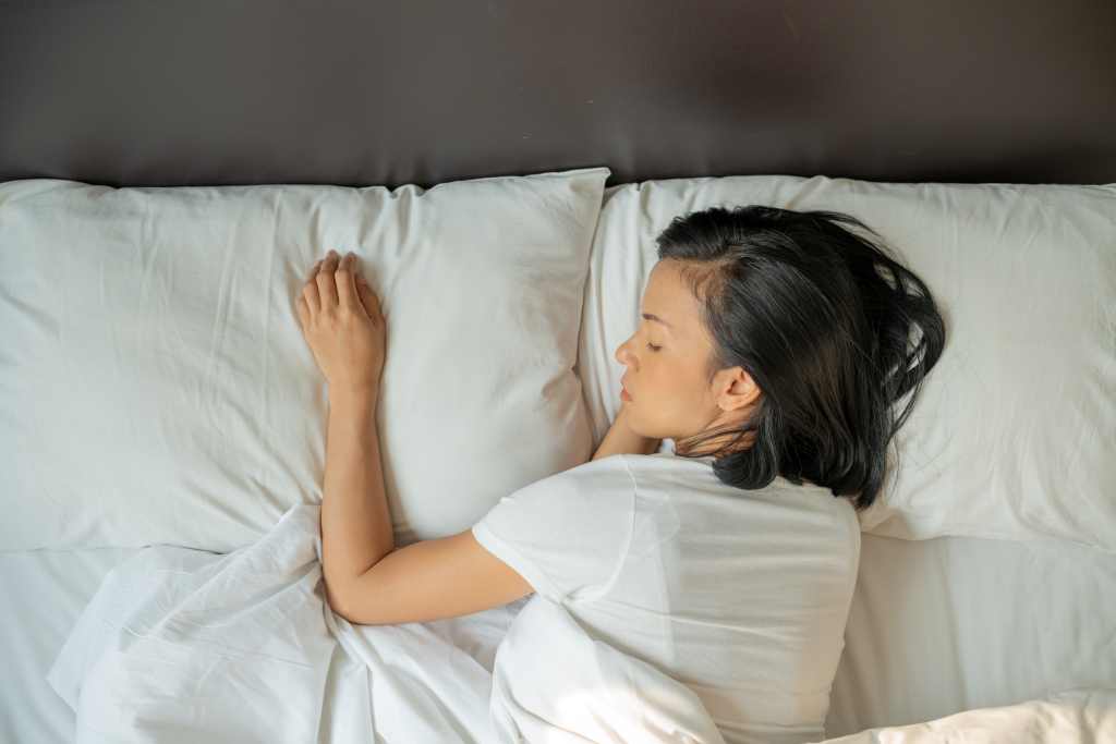 7 Bahaya Tidur Setelah Makan yang Bisa Terjadi