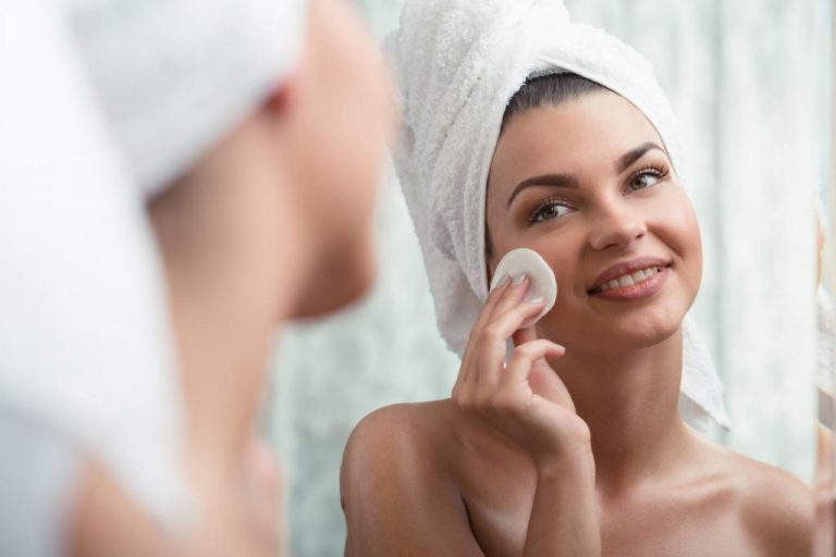 8 Tips Memilih Skincare Yang Aman Dan Tepat