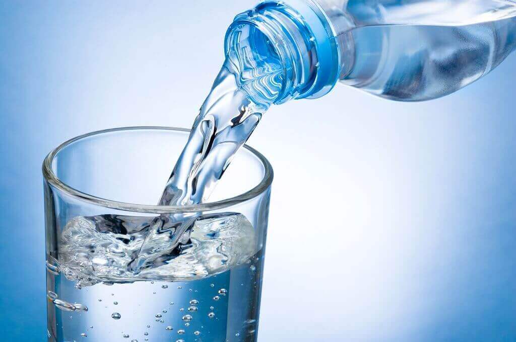 Air Minum di Gelas Tidak Ditutup Lama, Sebaiknya Jangan Diminum