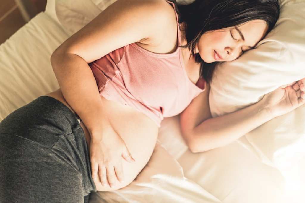 gambar cara mengatasi sulit tidur pada ibu hamil doktersehat