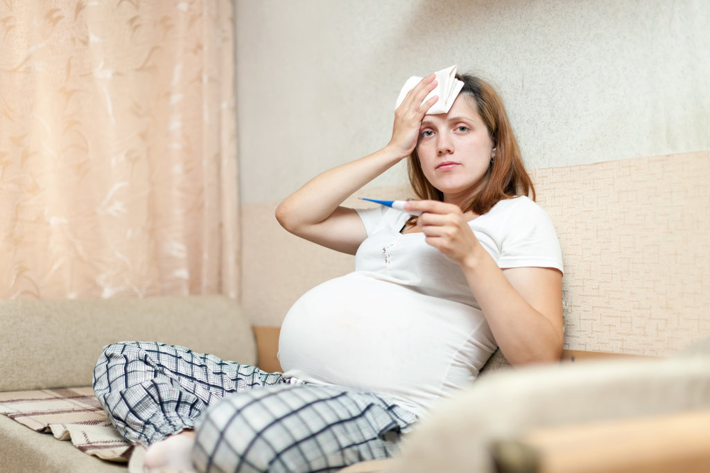 Migrain saat Hamil: Penyebab, Cara Mengatasi & Pencegahan