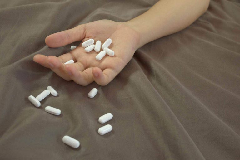 Bunuh Diri: Waspadai Penyebab, Gejala, Cara Mencegahnya