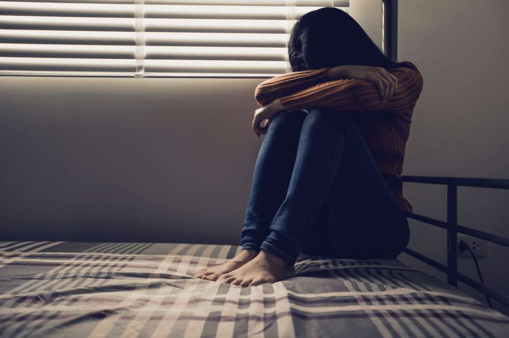 9 Cara Mengatasi Depresi Berat Paling Efektif