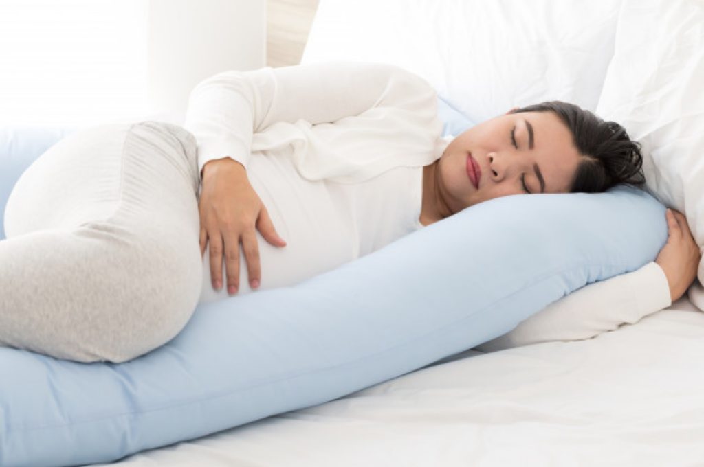 11 Cara Mengatasi Susah Tidur saat Hamil 8 Bulan