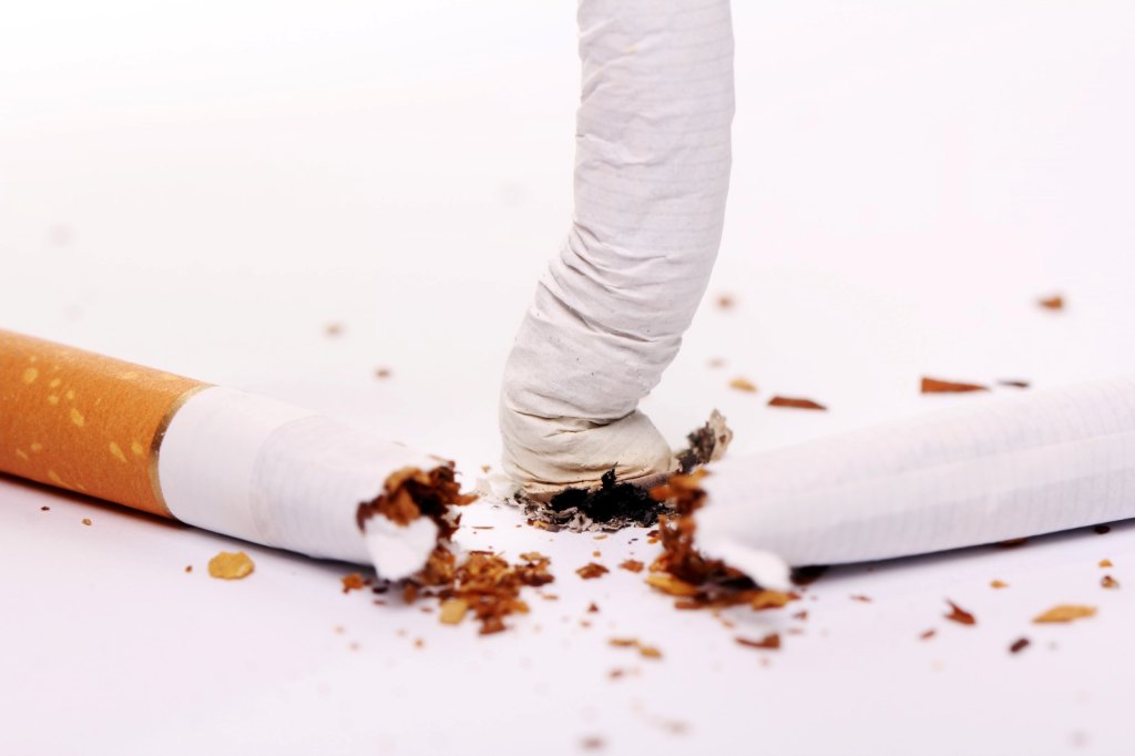 Cegah Kanker Tenggorokan dengan Berhenti Merokok