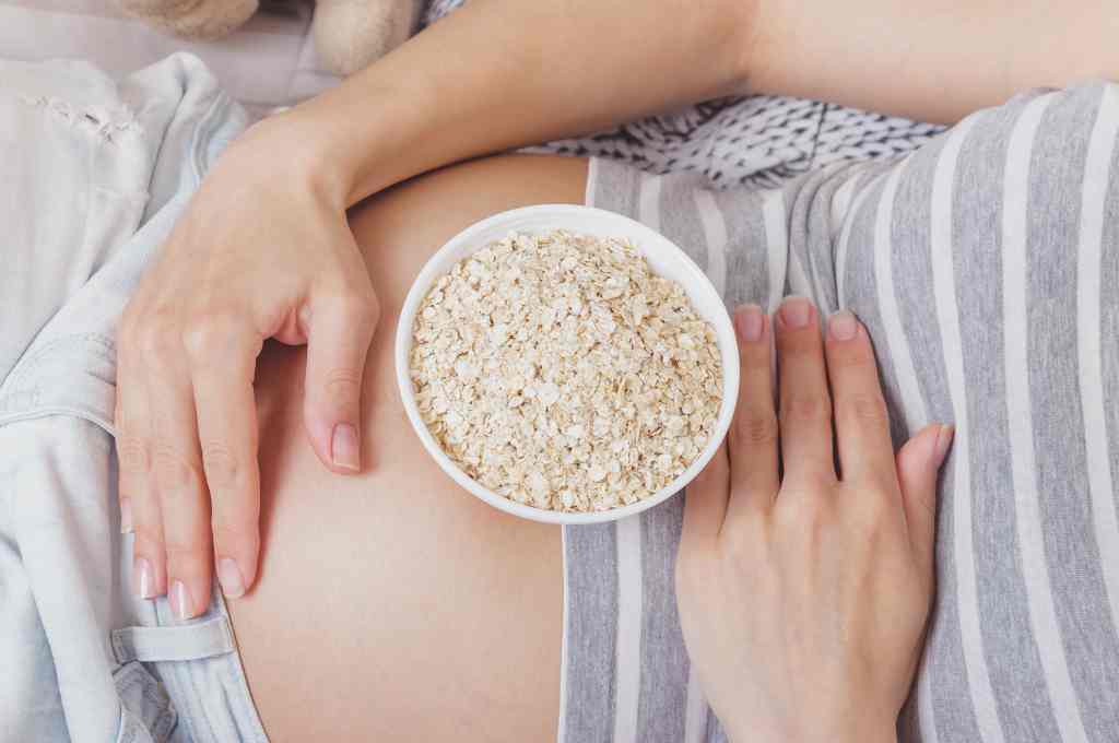 10 Manfaat Oatmeal untuk Ibu Hamil dan Kandungan Nutrisi
