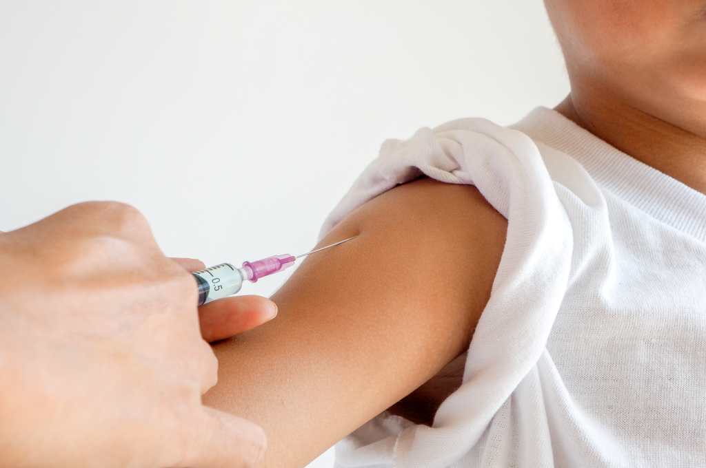 Vaksin Difteri: Fungsi, Dosis, Prosedur, Efek Samping, dll