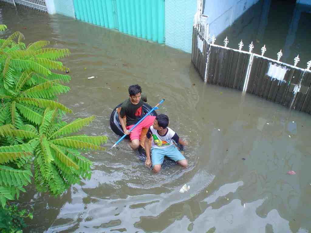 Korban Banjir Mulai Diserang Diare, Apa Penyebabnya?