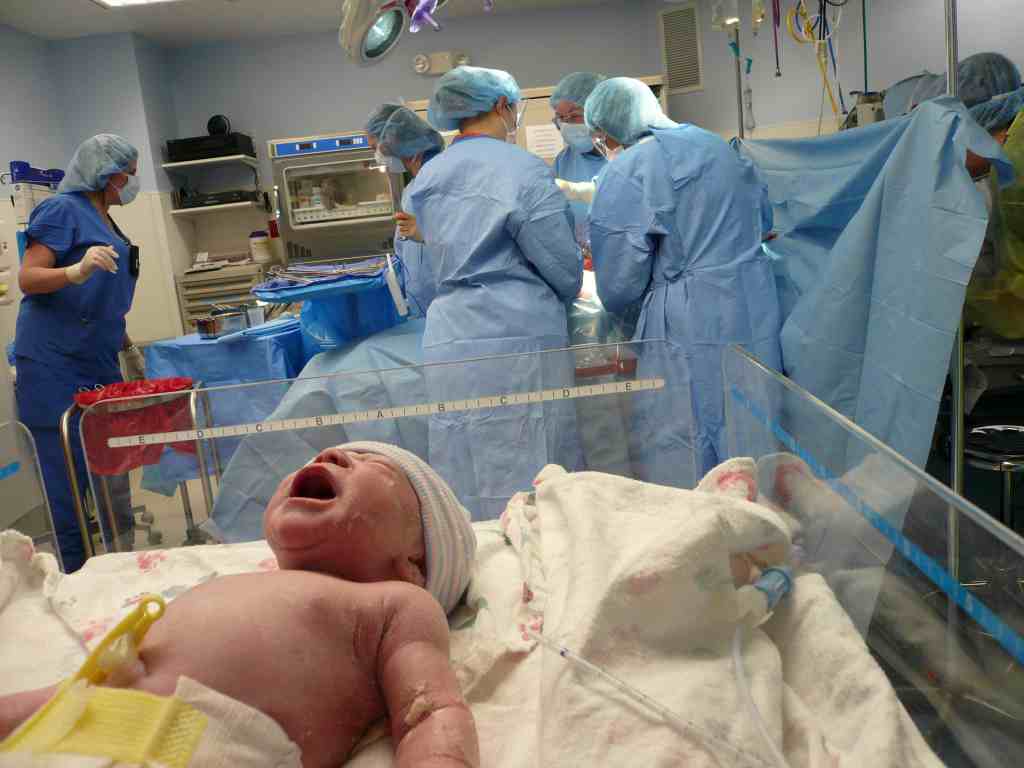 Suspek Virus Corona Wuhan Melahirkan Bayi, Bagaimana Kondisinya?