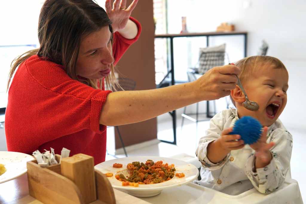 15 Cara Mengatasi Anak Susah Makan, Mama & Papa Wajib Baca!