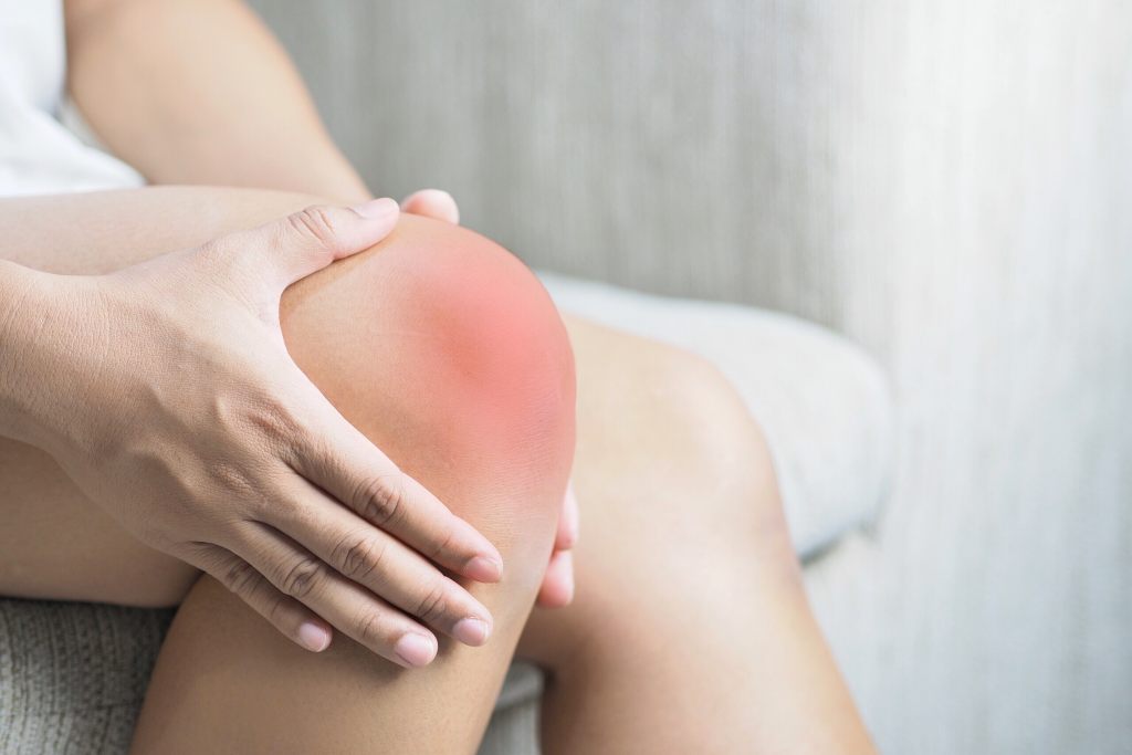11 Cara Menghilangkan Nyeri Lutut secara Alami dan Medis
