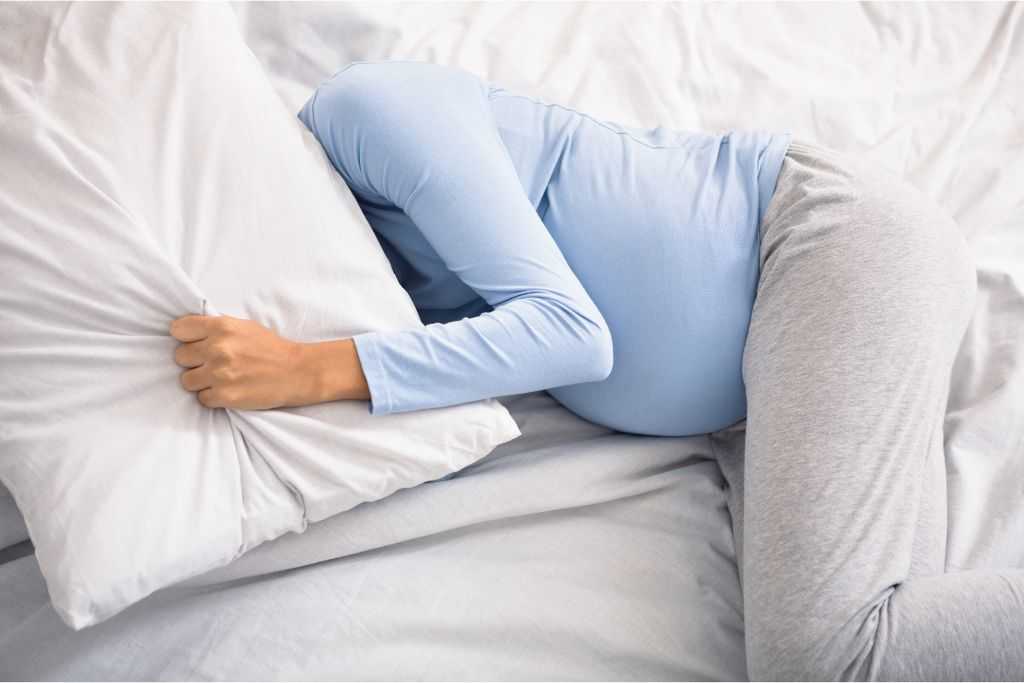 Penyebab dan Cara Mengatasi Susah Tidur saat Hamil Tua