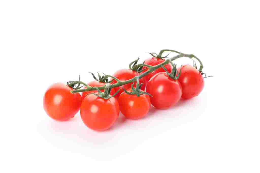 11 Manfaat Tomat Cherry bagi Kesehatan (Nutrisi Lengkap)