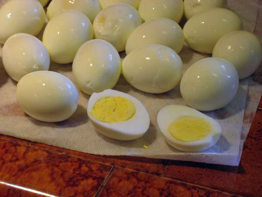 Sebaiknya Makan Putih Telur Saja Atau Telur Utuh?