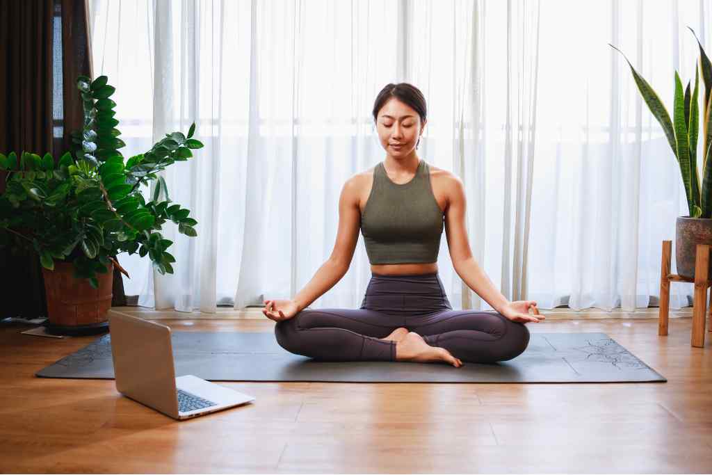 gambar gerakan yoga untuk program hamil doktersehat