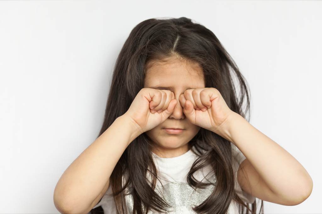 9 Jenis Sakit Mata pada Anak dan Cara Mengatasinya yang Ampuh