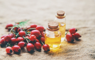 11 Manfaat Rosehip Oil untuk Kecantikan dan Cara Menggunakannya