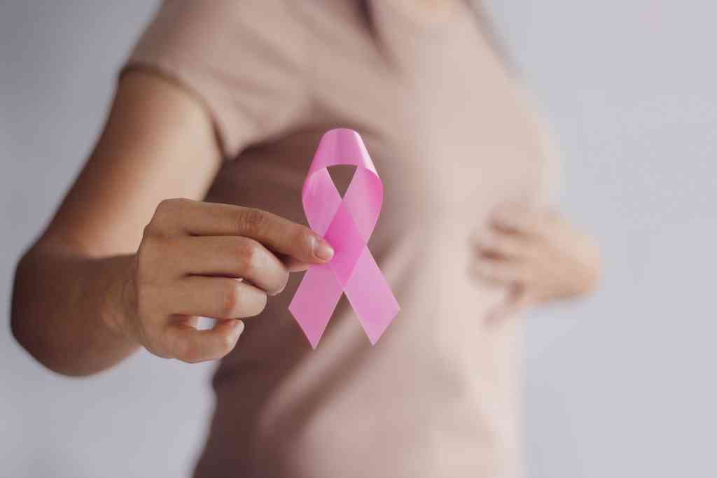 Kanker Payudara: Gejala, Penyebab, Diagnosis, dan Pengobatan
