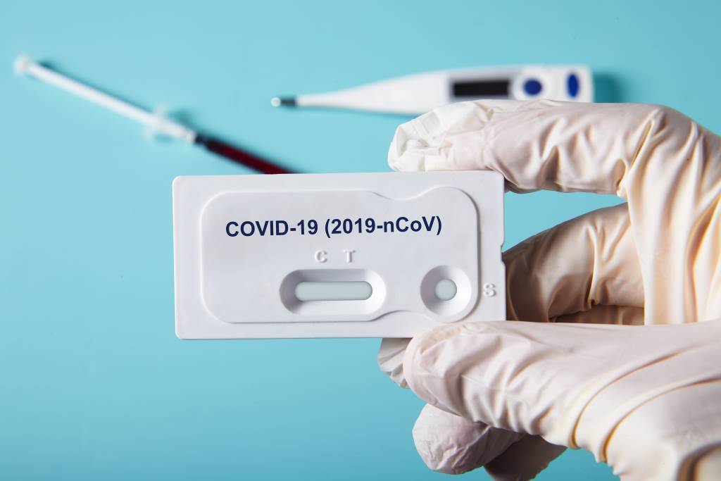 Perbedaan Rapid Test dan Swab Tes COVID-19, Mana yang Lebih Efektif?