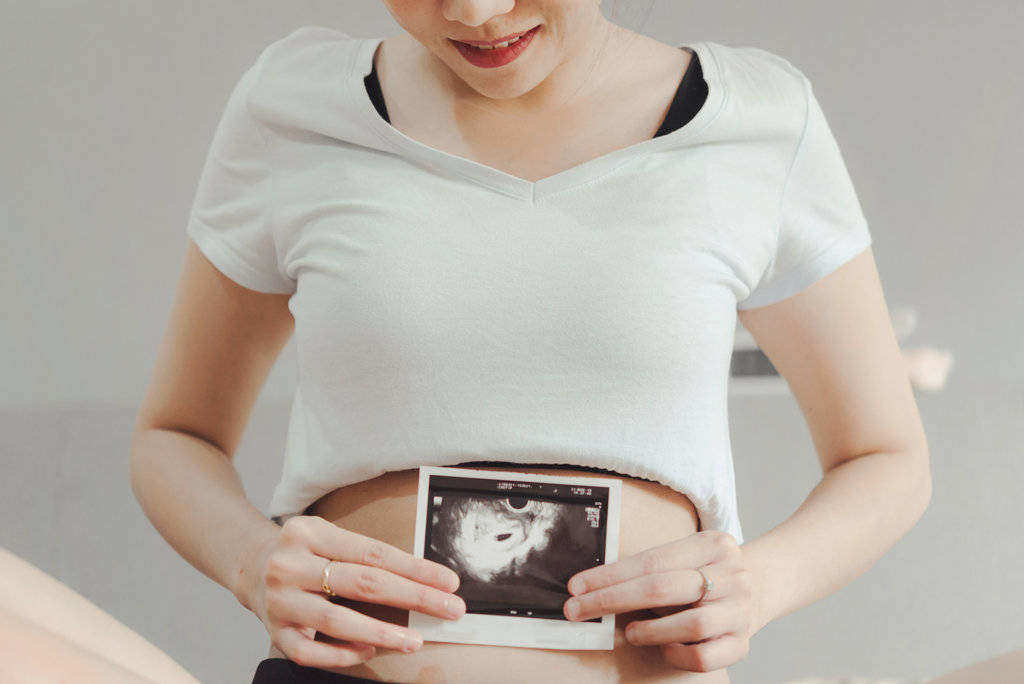 Hamil 4 Minggu: Gejala dan Tips Kehamilan