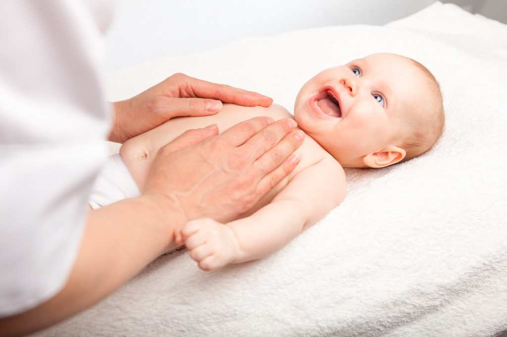 6 Cara Memijat Bayi yang Benar dan Aman
