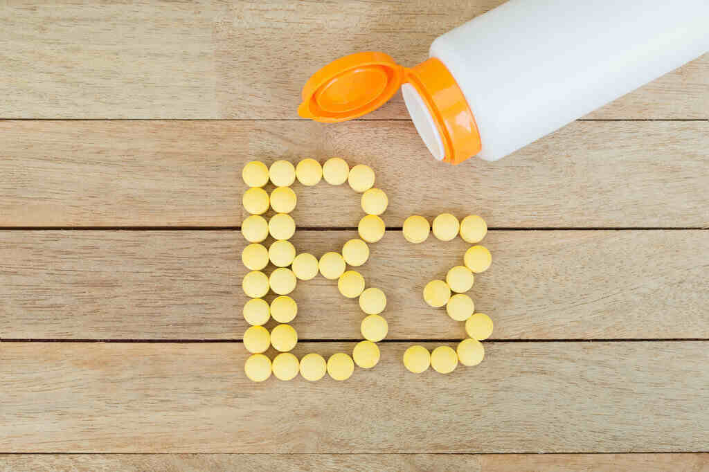 Vitamin B3 (Niacin): Manfaat, Sumber, Dosis, dll