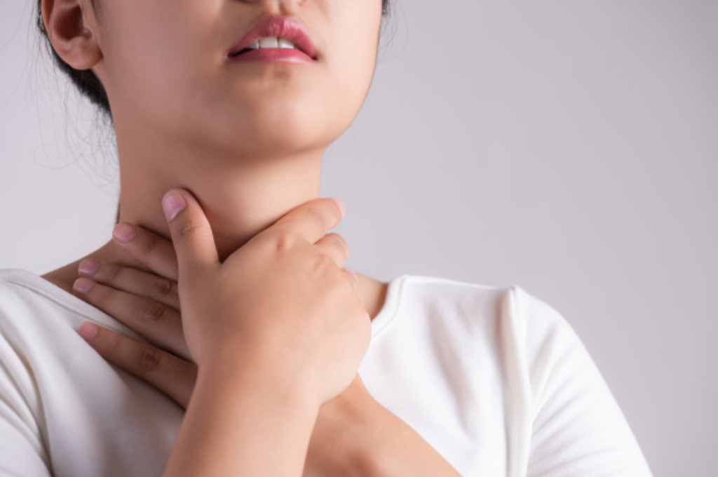 Tenggorokan Terasa Mengganjal? Ketahui Penyebab dan Cara Mengatasi