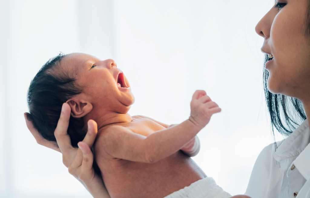 Bayi Tidak Mau Menyusu? Ketahui Penyebab dan Cara Mengatasinya