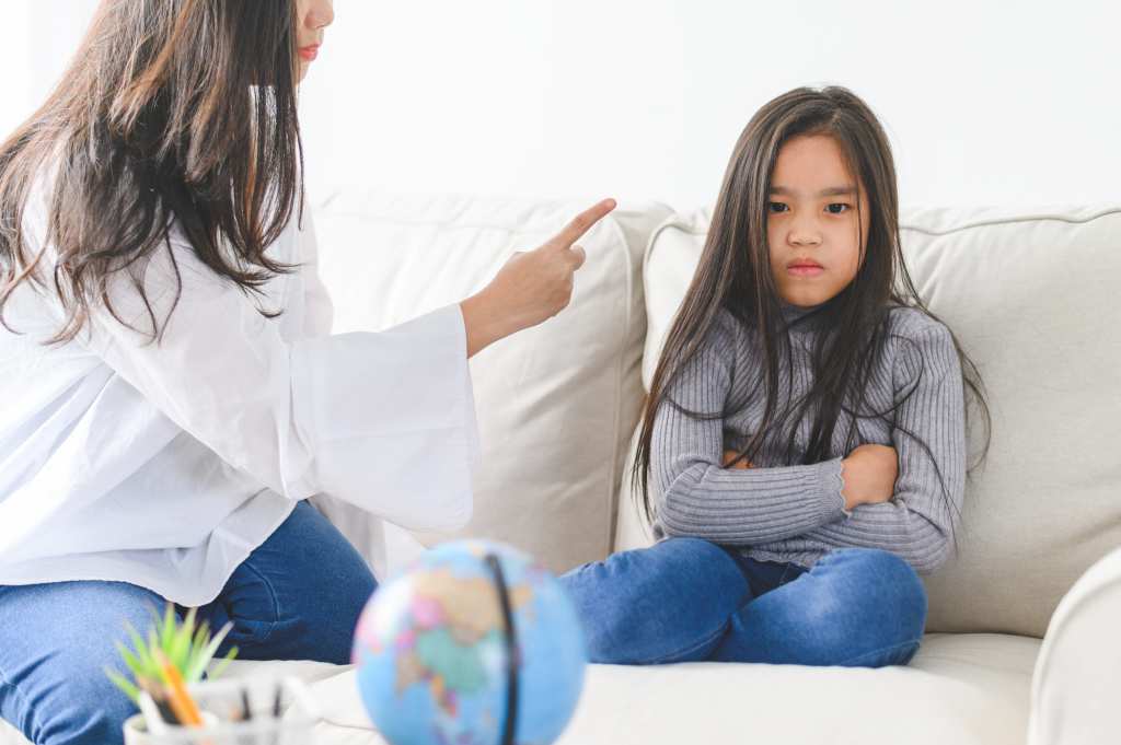 11 Ciri-Ciri Toxic Parents yang Berdampak Buruk bagi Mental Anak   