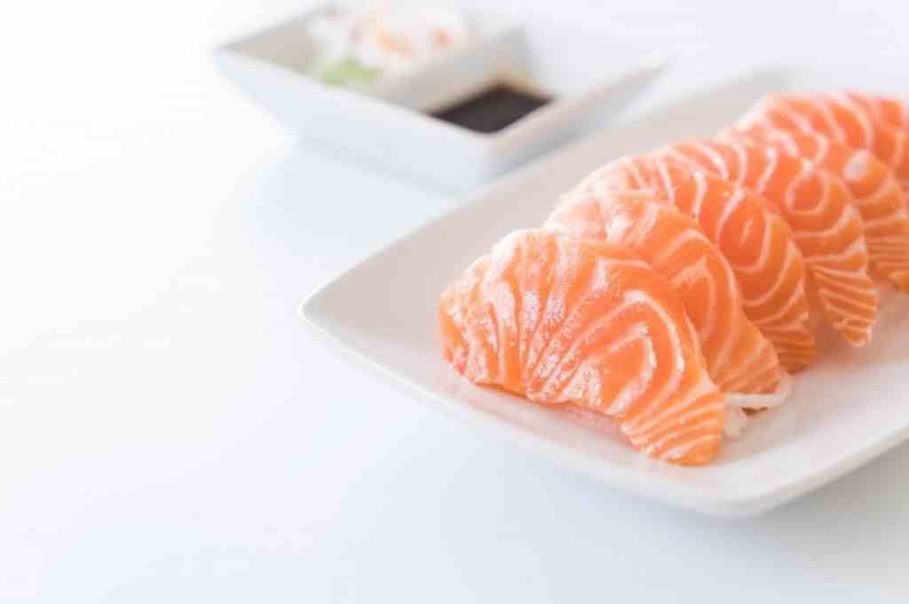 10 Manfaat Salmon Sashimi untuk Kesehatan