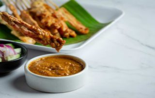 Bolehkah Ibu Hamil Makan Sate? Cek Faktanya!