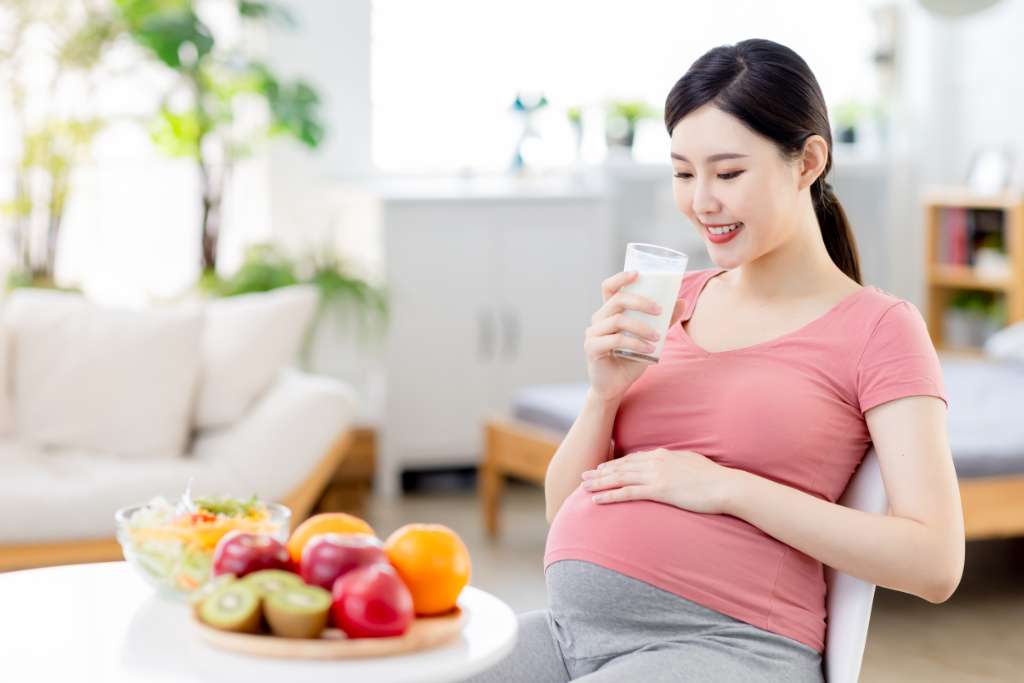 Mengenal Manfaat Susu Kambing bagi Ibu Hamil serta Risikonya